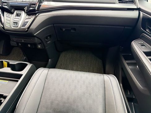 Used 2023 Honda Odyssey Elite image 19