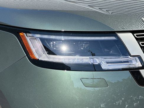 New 2026 Land Rover Range Rover Long Wheelbase SE image 10