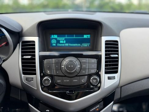 Used 2015 Chevrolet Cruze LS image 25