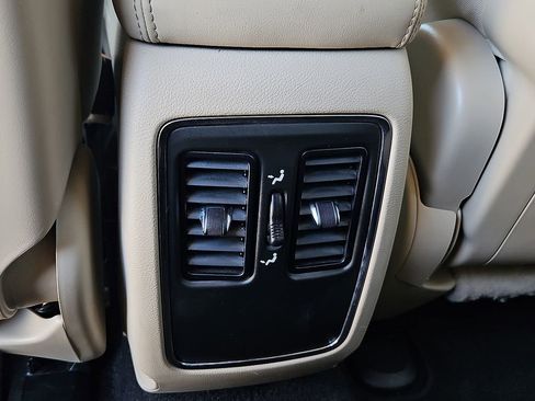 Used 2022 Jeep Grand Cherokee Laredo E image 20