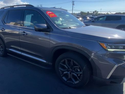 Used 2023 Honda Pilot Elite image 3