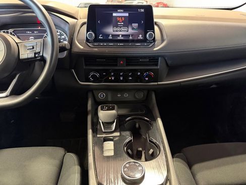 Used 2023 Nissan Rogue S image 31