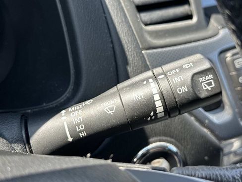 Used 2019 Nissan Pathfinder SL FWD image 25