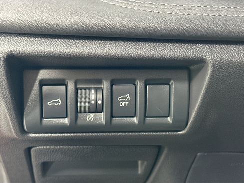 Used 2023 Subaru Outback Touring XT AWD/4WD image 10