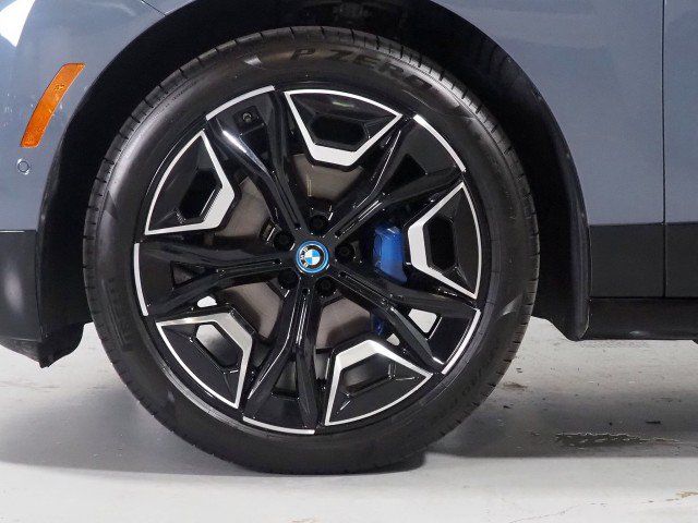 Used 2024 BMW iX xDrive50 w/ Sport Package AWD/4WD image 63
