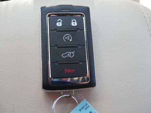 Used 2025 Jeep Grand Cherokee L Limited w/ Trailer Tow Package AWD/4WD image 30
