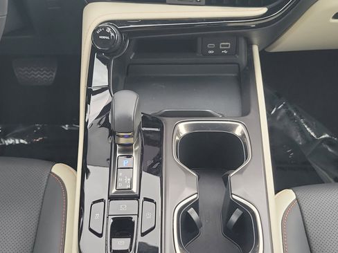 Used 2024 Lexus NX 250 FWD w/ Towing Package (2000 Lbs) image 18