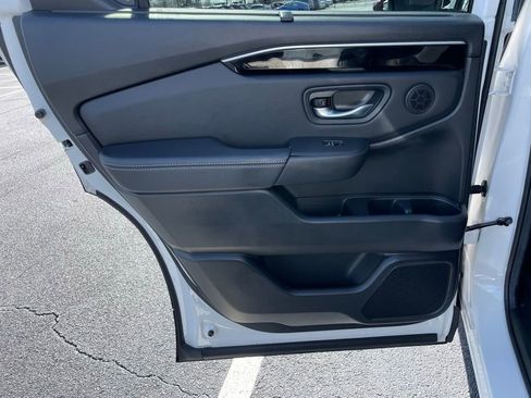 Certified 2025 Honda Pilot EX-L image 38