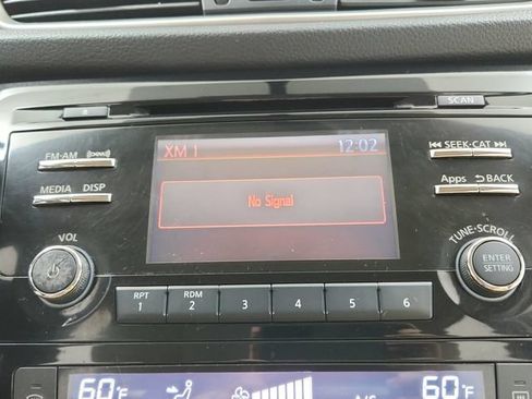 Used 2016 Nissan Rogue SV FWD image 27