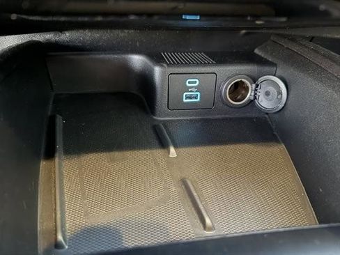 Used 2022 Ford Escape Titanium w/ Titanium Elite Package image 24