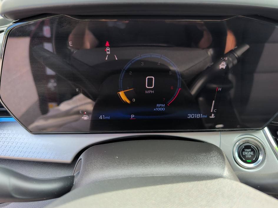 Used 2025 Chevrolet Trax LT w/ LT Convenience Package FWD image 21