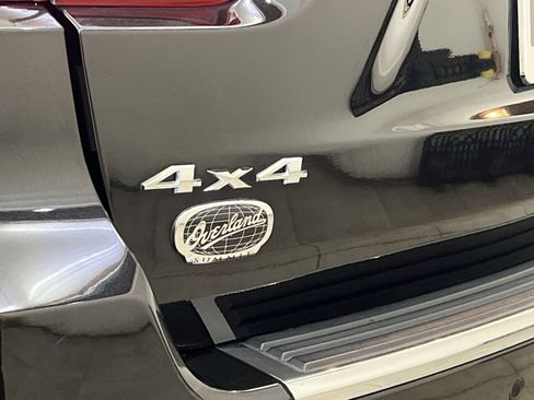 Used 2013 Jeep Grand Cherokee Overland Summit image 28