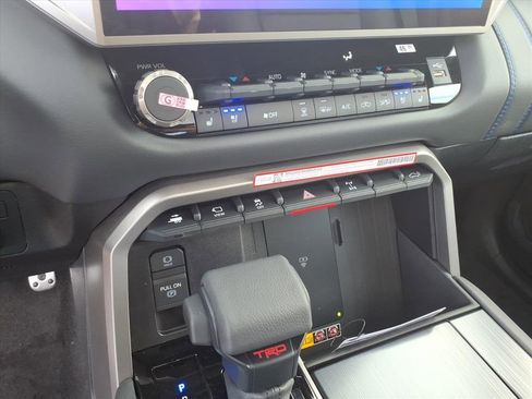 New 2026 Toyota Tundra Platinum w/ TRD Off-Road Package image 15