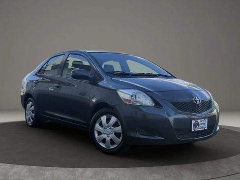 Used 2012 Toyota Yaris Sedan FWD image 4