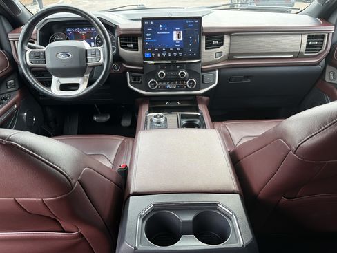 Used 2023 Ford Expedition Max Limited RWD image 4