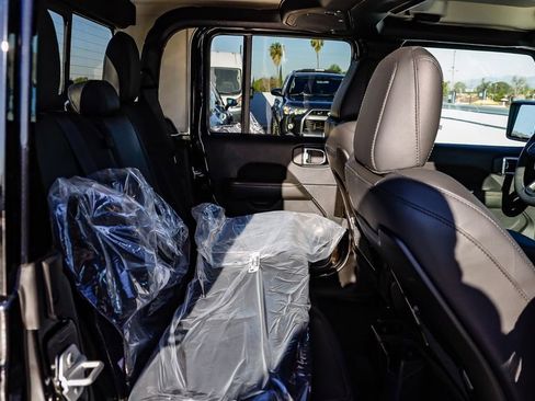 New 2026 Jeep Gladiator Sport AWD/4WD image 20
