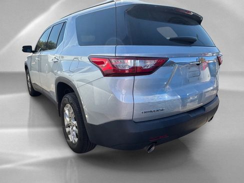 Used 2020 Chevrolet Traverse LT FWD image 4