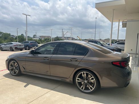 Certified 2023 BMW M550i xDrive AWD/4WD image 4