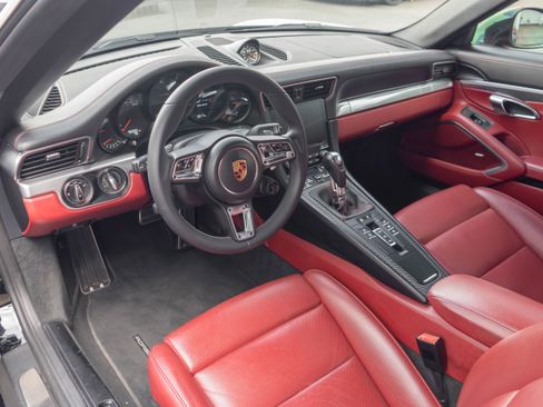 Used 2017 Porsche 911 Carrera image 10