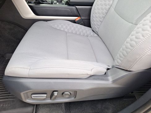 Used 2025 Toyota Tundra SR5 AWD/4WD image 17