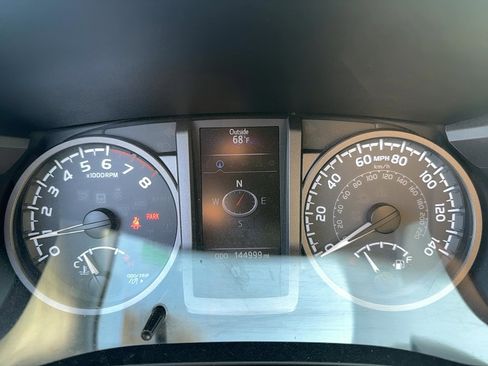 Used 2016 Toyota Tacoma TRD Sport w/ Towing Package image 15