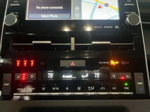 Used 2021 Toyota Avalon Limited w/ Advanced Safety Package image 15