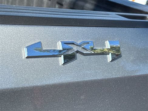 Used 2024 GMC Sierra 1500 Elevation image 9