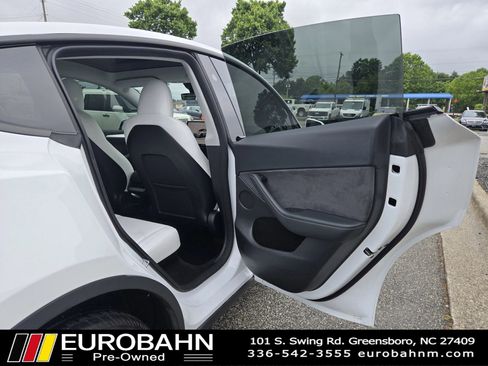 Used 2023 Tesla Model Y Long Range AWD/4WD image 17
