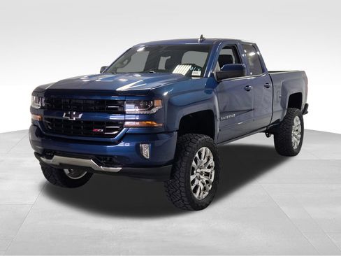 Used 2018 Chevrolet Silverado 1500 LT w/ All Star Edition AWD/4WD image 19