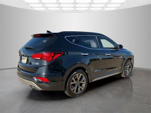 Used 2017 Hyundai Santa Fe Sport image 4