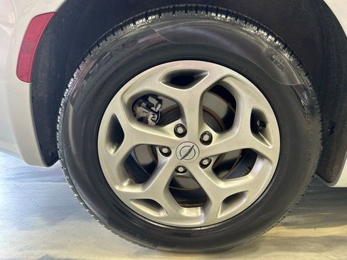 Used 2023 Chrysler Pacifica Limited image 21