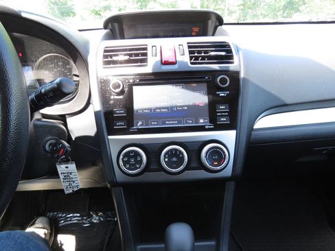 Used 2015 Subaru Crosstrek 2.0i Premium AWD/4WD image 25