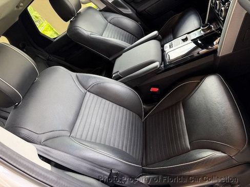 Used 2017 Land Rover Discovery HSE AWD/4WD image 50