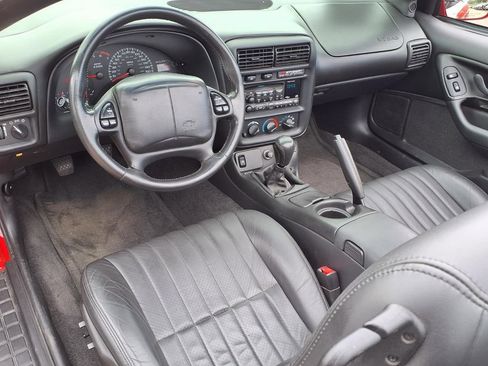 Used 2002 Chevrolet Camaro Z28 RWD image 12
