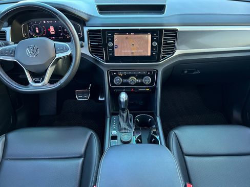 Used 2022 Volkswagen Atlas Cross Sport SEL R-Line image 10