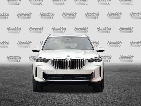 New 2026 BMW X5 xDrive50e image 3