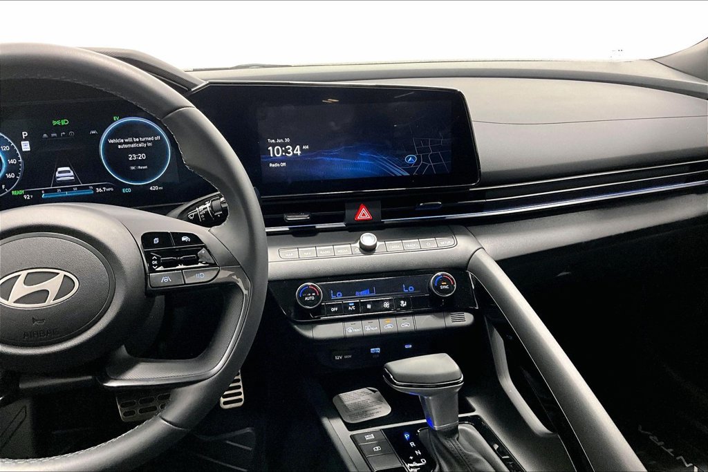 New 2026 Hyundai Elantra SEL FWD image 17