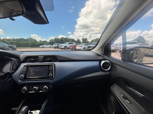 Used 2025 Nissan Versa SV FWD image 34