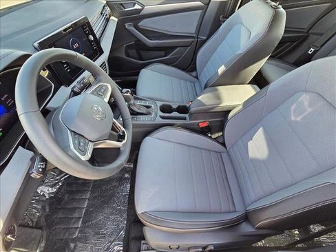 New 2026 Volkswagen Jetta SE image 4
