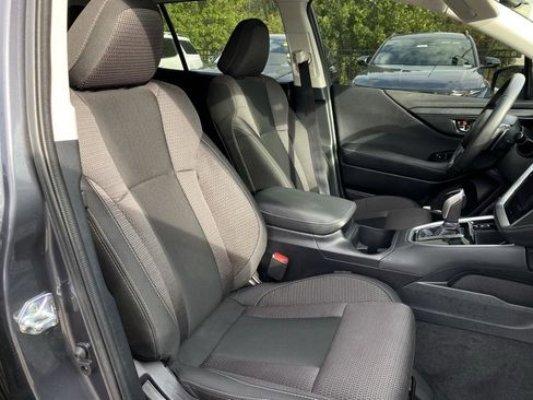 Used 2025 Subaru Outback Premium image 28