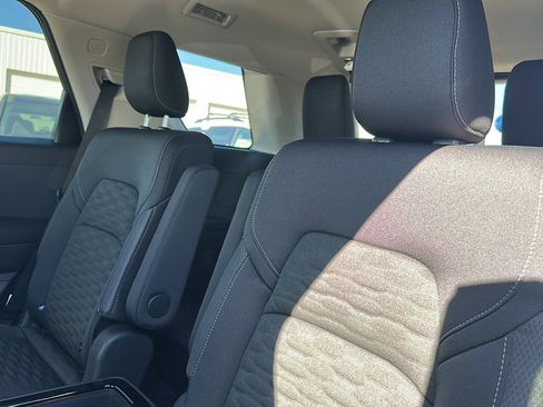 New 2025 Nissan Pathfinder SV w/ SV Premium Package image 16