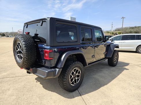 Used 2025 Jeep Wrangler Unlimited Rubicon image 6
