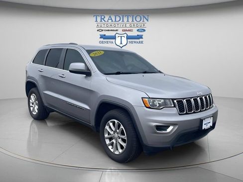 Used 2021 Jeep Grand Cherokee Laredo AWD/4WD image 8