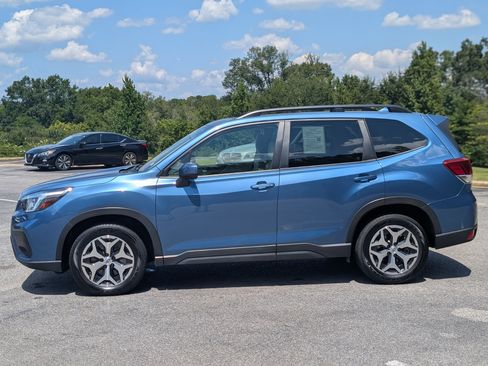 Used 2020 Subaru Forester Premium AWD/4WD image 6