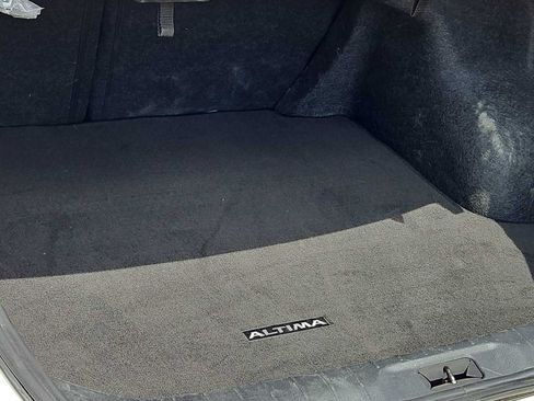 Used 2025 Nissan Altima 2.5 SV FWD image 23