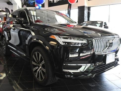 Used 2023 Volvo XC90 B6 Plus AWD/4WD image 3