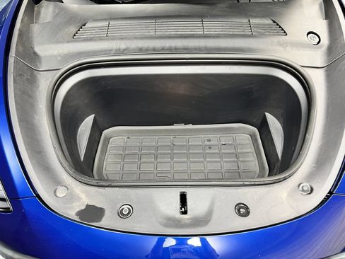 Used 2023 Tesla Model Y Long Range AWD/4WD image 19