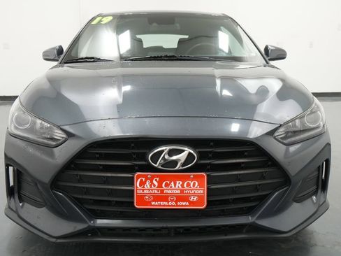 Used 2019 Hyundai Veloster 2.0 FWD image 2