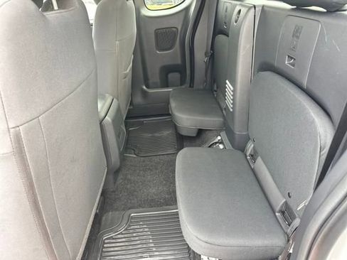 Used 2022 Nissan Frontier S image 21