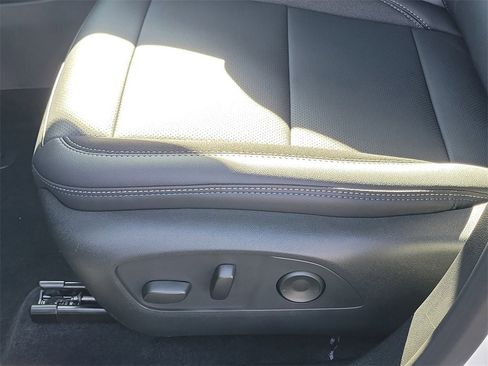 New 2026 Chevrolet Equinox EV LT image 14